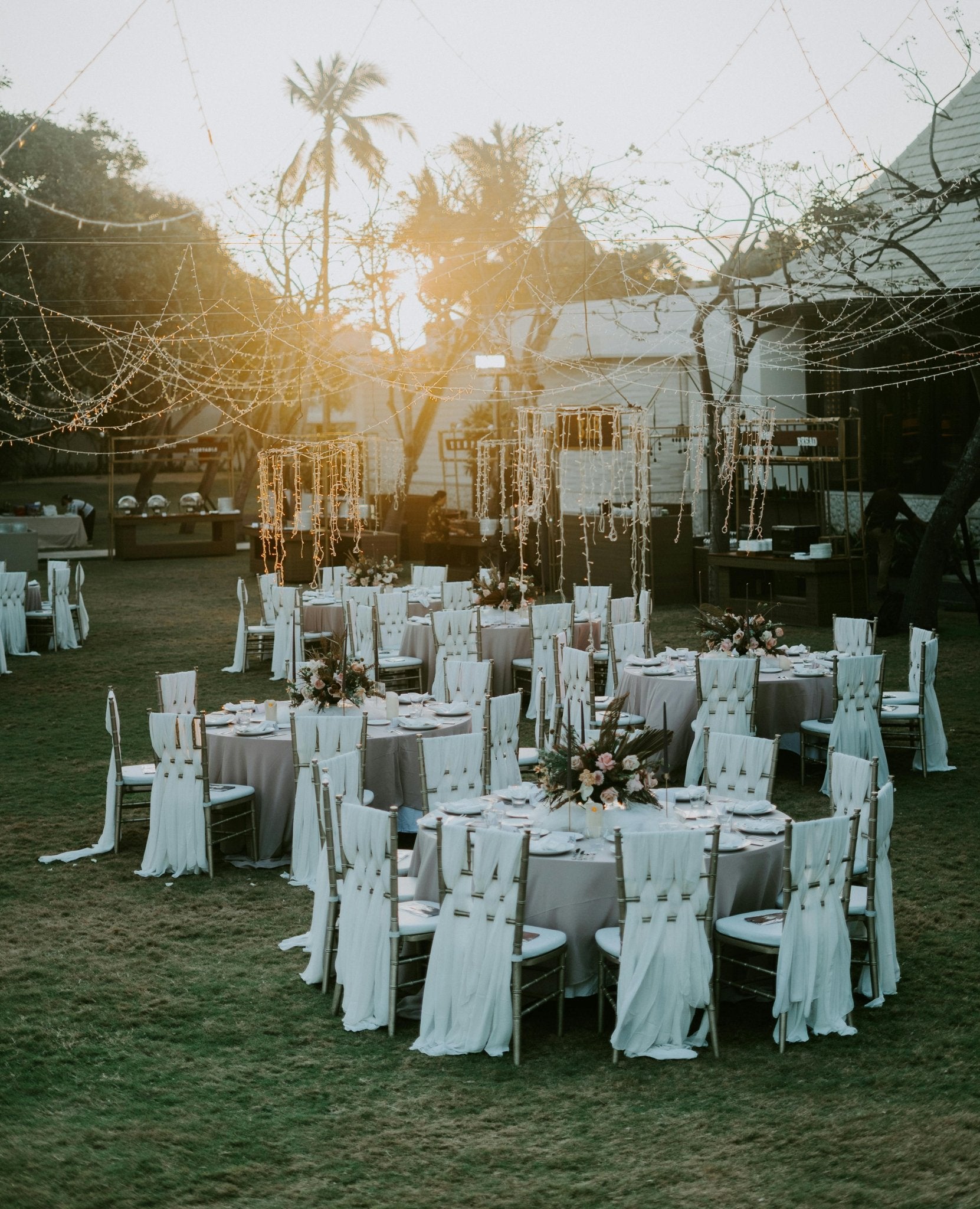 10 Essential Tips for Planning Your Wedding - Monetto Bands