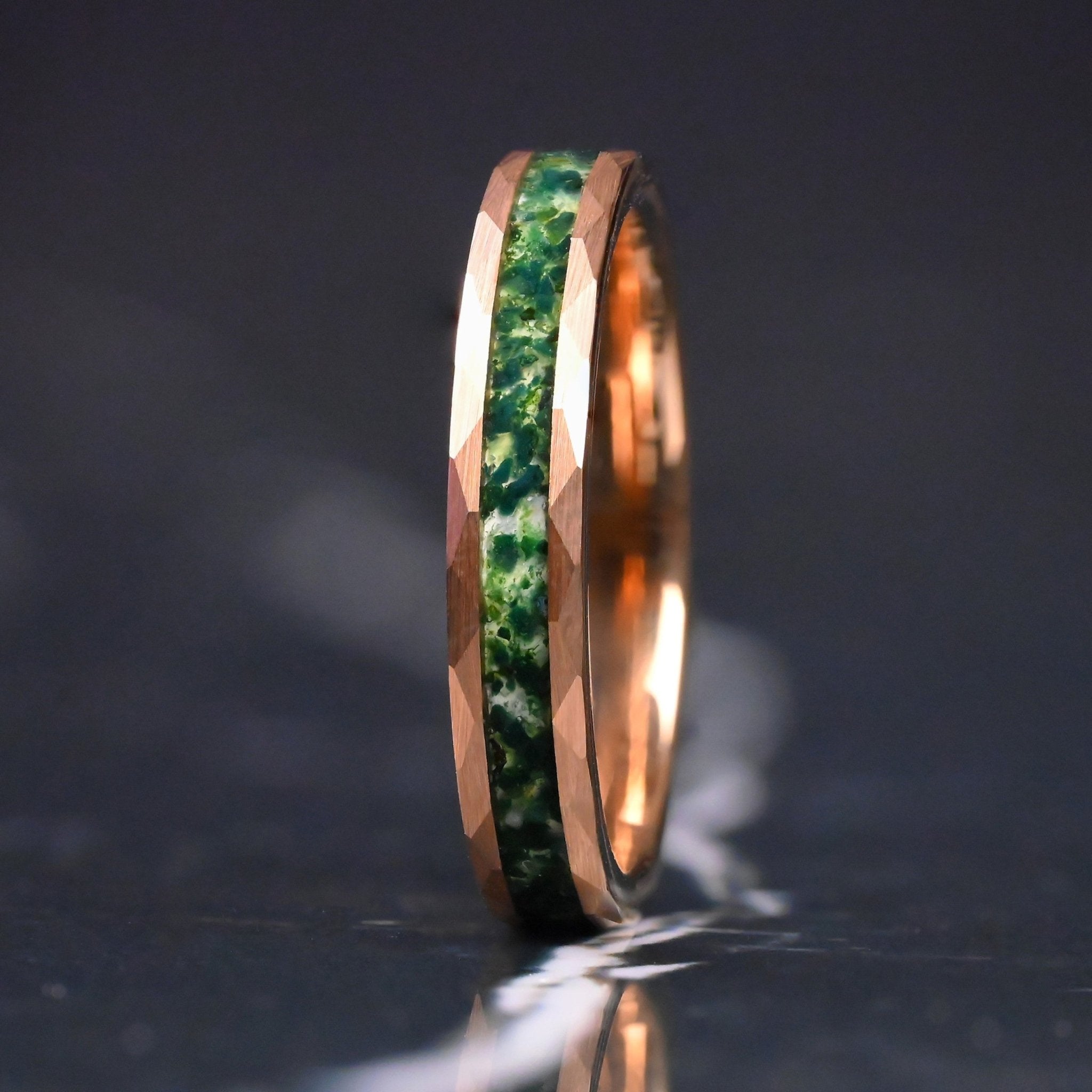 Sonnenwende – Ringe für Damen, Wolframringe – Moosachat-Einlage – Jubiläumsring, Ehering – Monetto Ringe