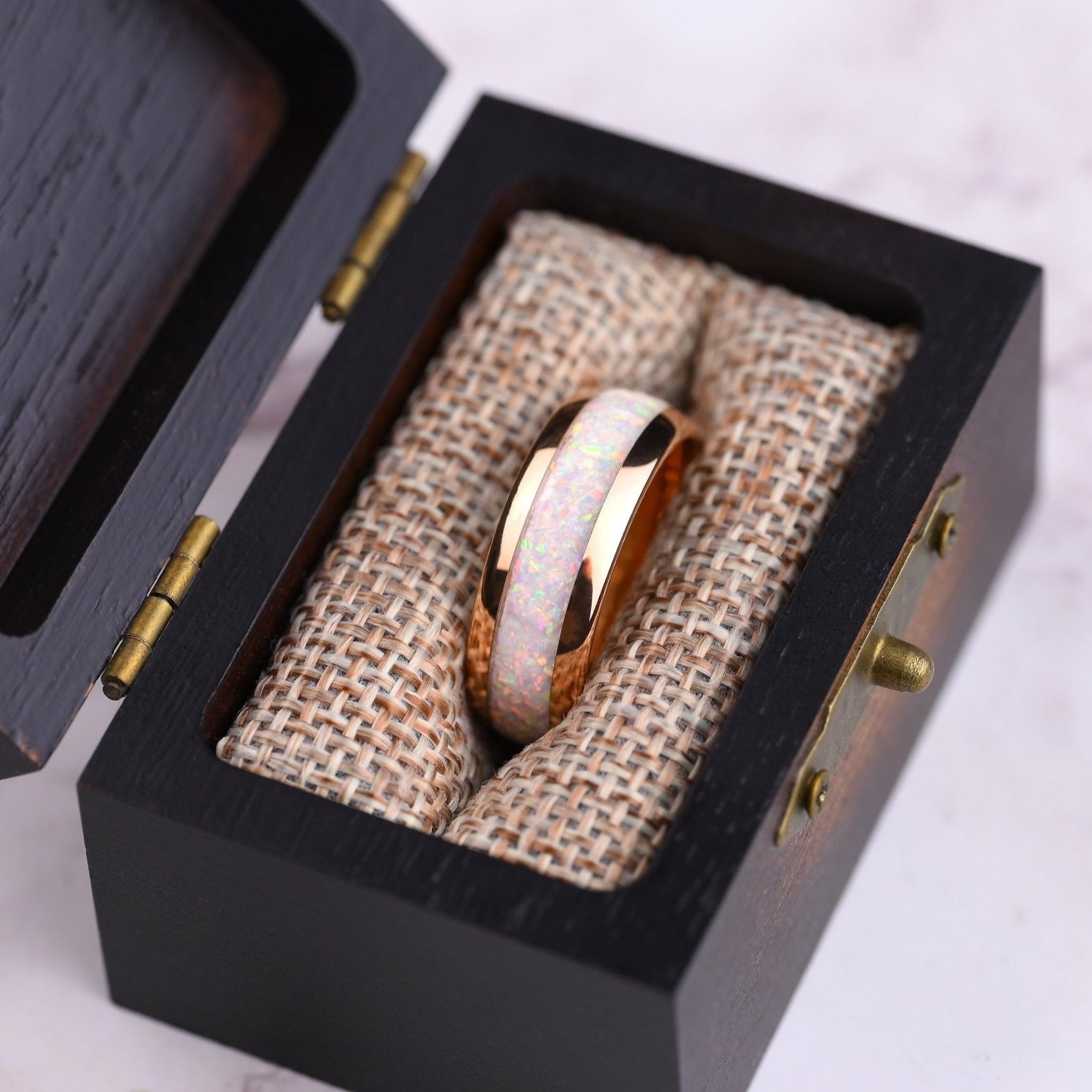 Opal - Ehering für Männer - WOLFRAM - Monetto Ringe