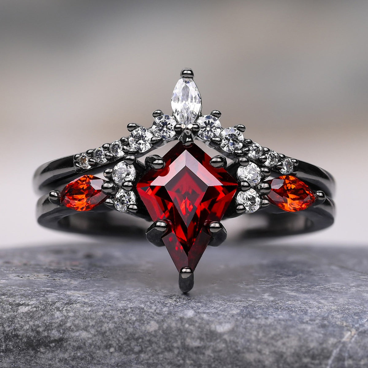 Todelte Ringe Kleos - Ringe für Damen | Sterling Silber und Roten Garnet
