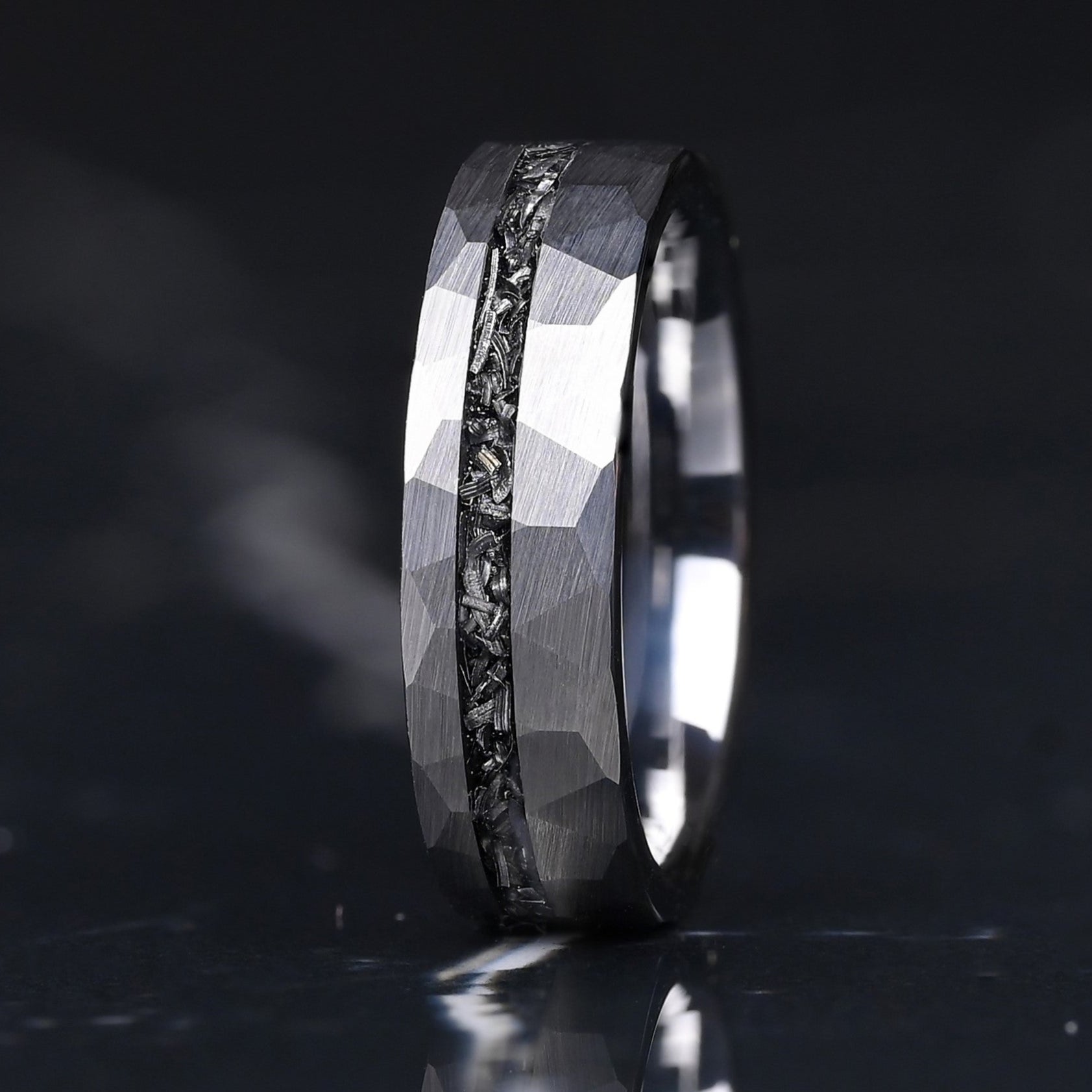 Ringe für Paare aus Silber-Wolfram mit Meteoriteneinlage
